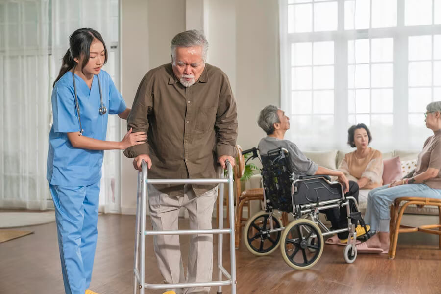 memory care vs assisted living